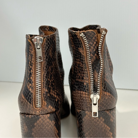 Steve Madden Reptile Print Julian Ankle Pointy Brown Booties Leather Sz 6 - Picture 8 of 9